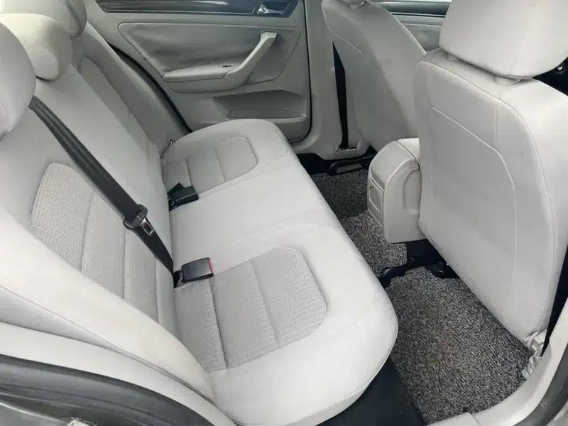 2013 Volkswagen Bora 1.6L Manual Fashion Edition — миниатюра 10