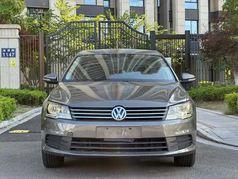 2013 Volkswagen Bora 1.6L Automatic Fashion Edition — миниатюра 2