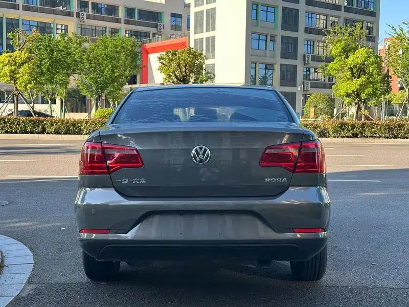 2013 Volkswagen Bora 1.6L Automatic Fashion Edition — миниатюра 5