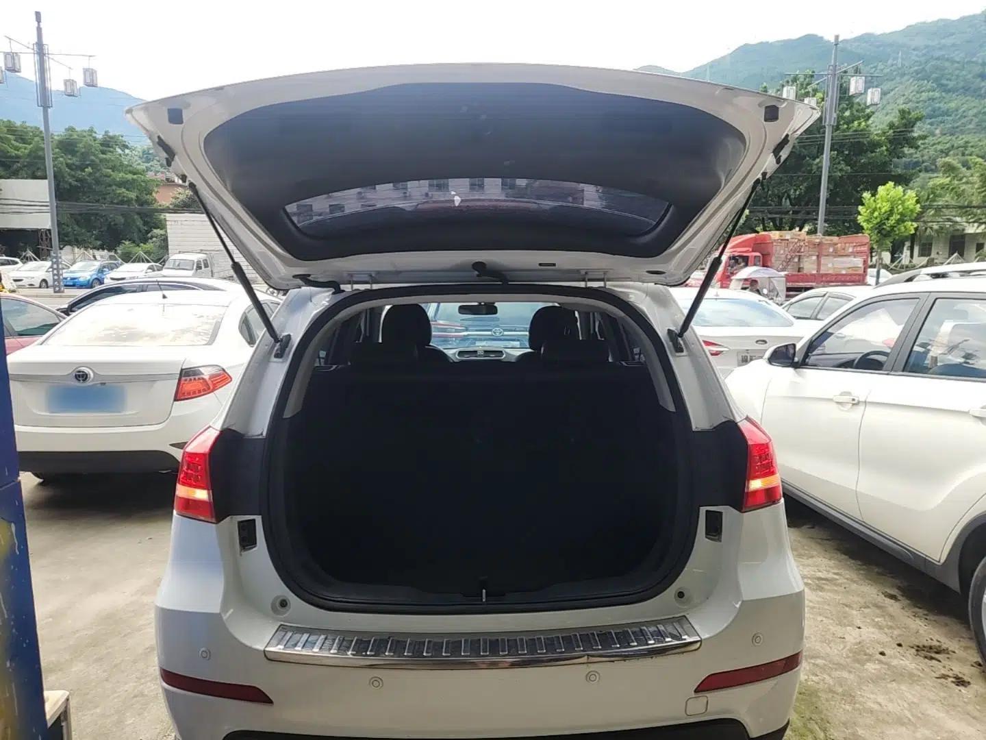 Haval H2 2016 Red-Label 1.5T Automatic Two-Wheel Drive Luxury Model — миниатюра 22
