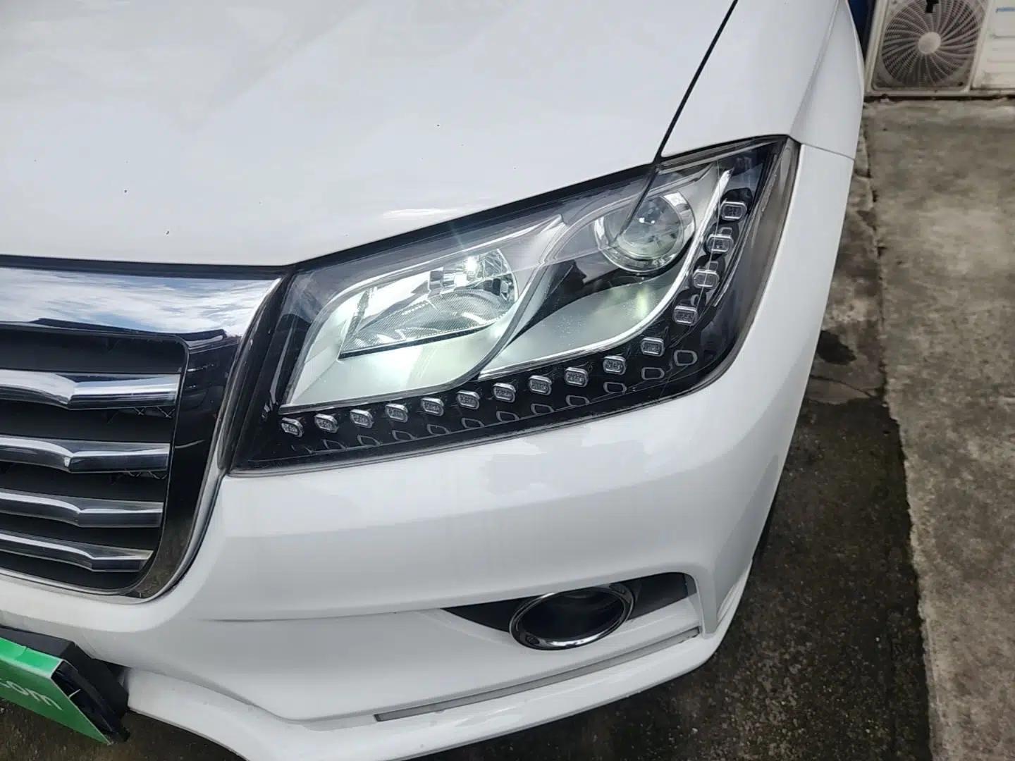Haval H2 2016 Red-Label 1.5T Automatic Two-Wheel Drive Luxury Model — миниатюра 8