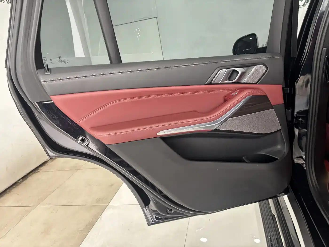 2023 BMW X5 xDrive 40Li M Sport Package — миниатюра 22
