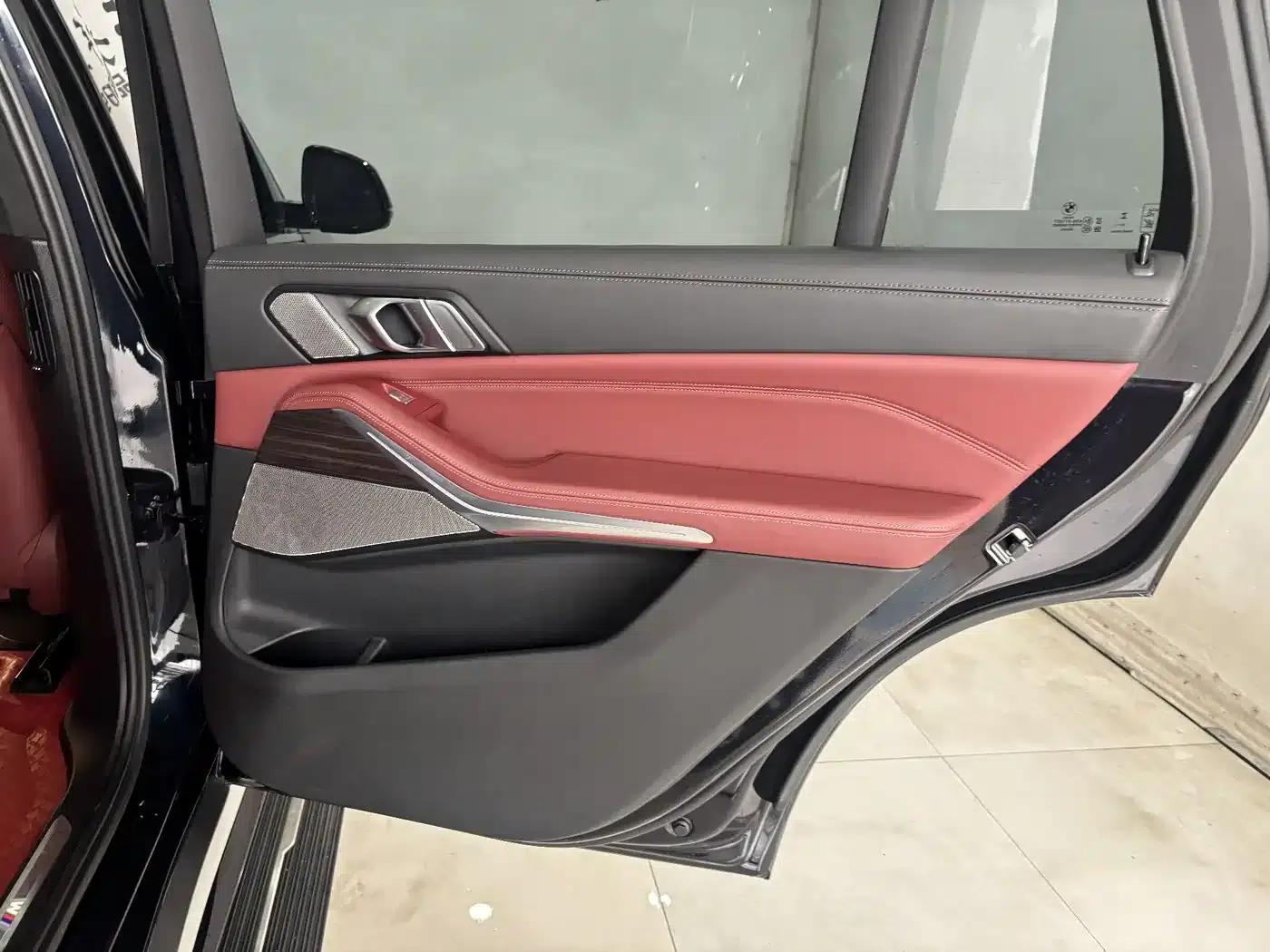 2023 BMW X5 xDrive 40Li M Sport Package — миниатюра 24