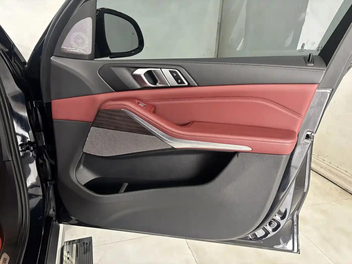 2023 BMW X5 xDrive 40Li M Sport Package — миниатюра 26