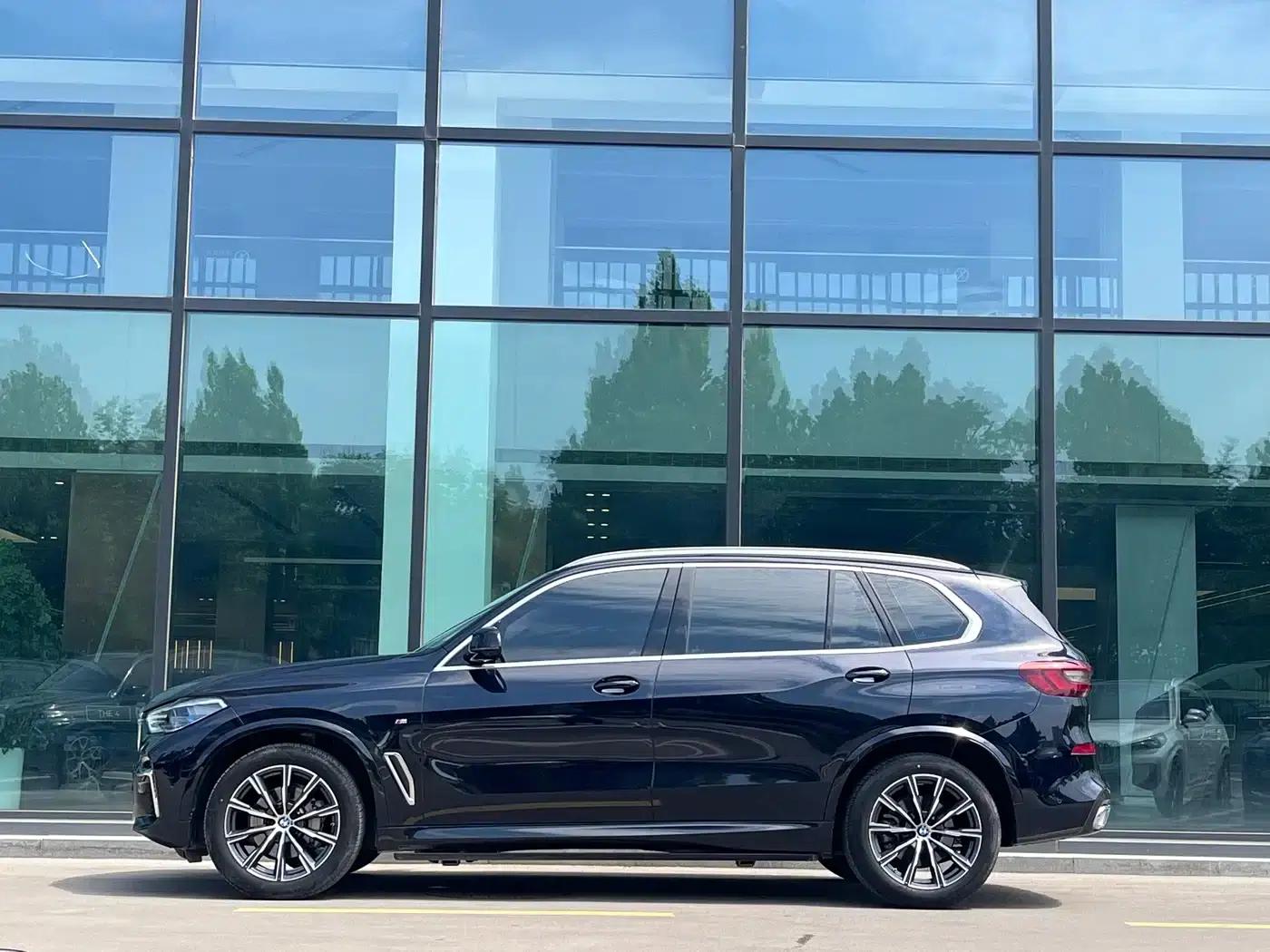 BMW X5 2023 xDrive 30Li Luxury M Sport Package — миниатюра 3
