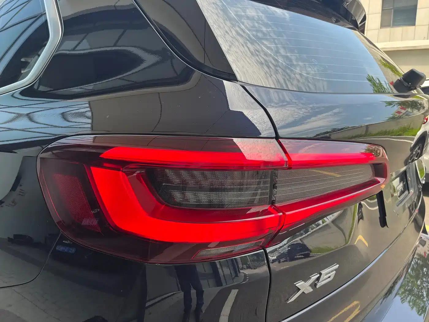 BMW X5 2023 xDrive 30Li Luxury M Sport Package — миниатюра 23