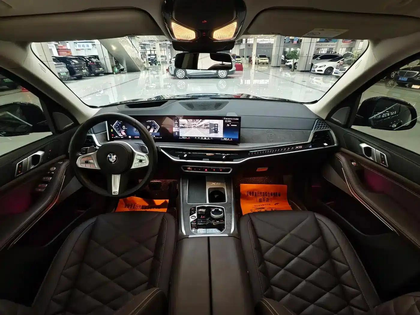 BMW X5 2023 xDrive 30Li Luxury M Sport Package — миниатюра 11