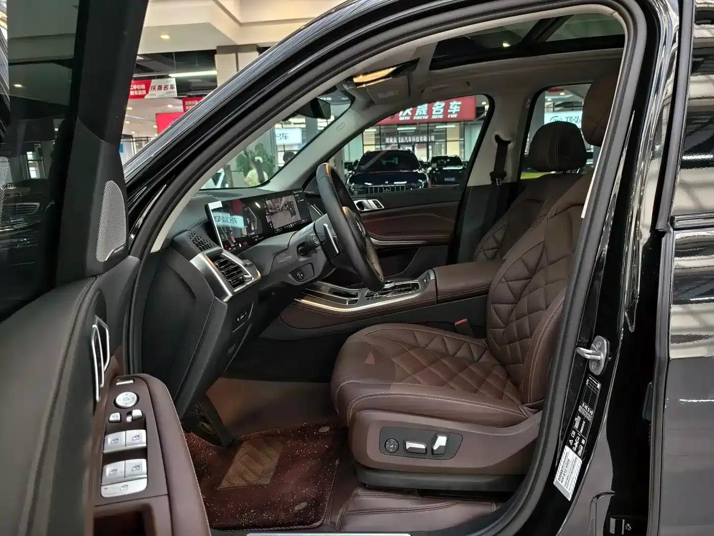 BMW X5 2023 xDrive 30Li Luxury M Sport Package — миниатюра 8