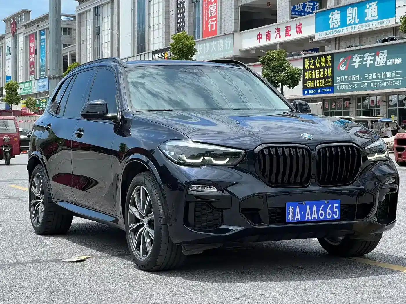 BMW X5 2022 xDrive 30Li M Sport Package — миниатюра 3