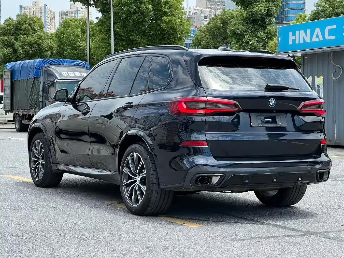 BMW X5 2022 xDrive 30Li M Sport Package — миниатюра 7