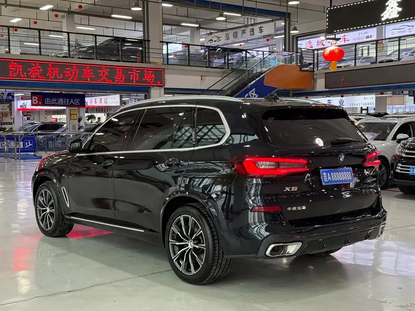 BMW X5 2022 xDrive 30Li M Sport Package — миниатюра 6