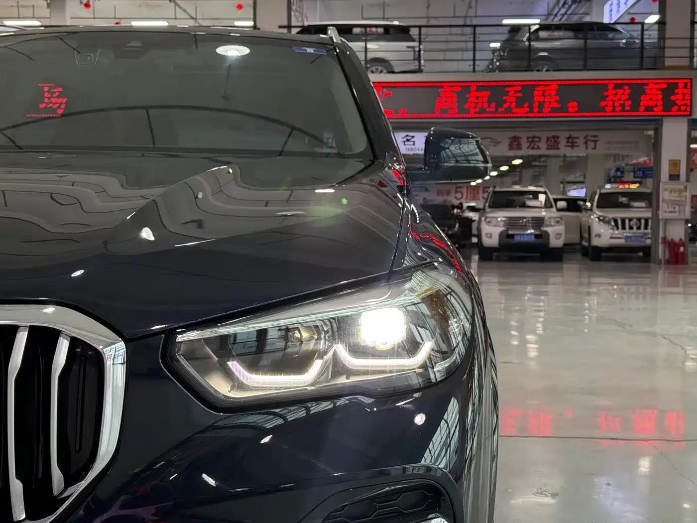 BMW X5 2022 xDrive 30Li M Sport Package — миниатюра 7