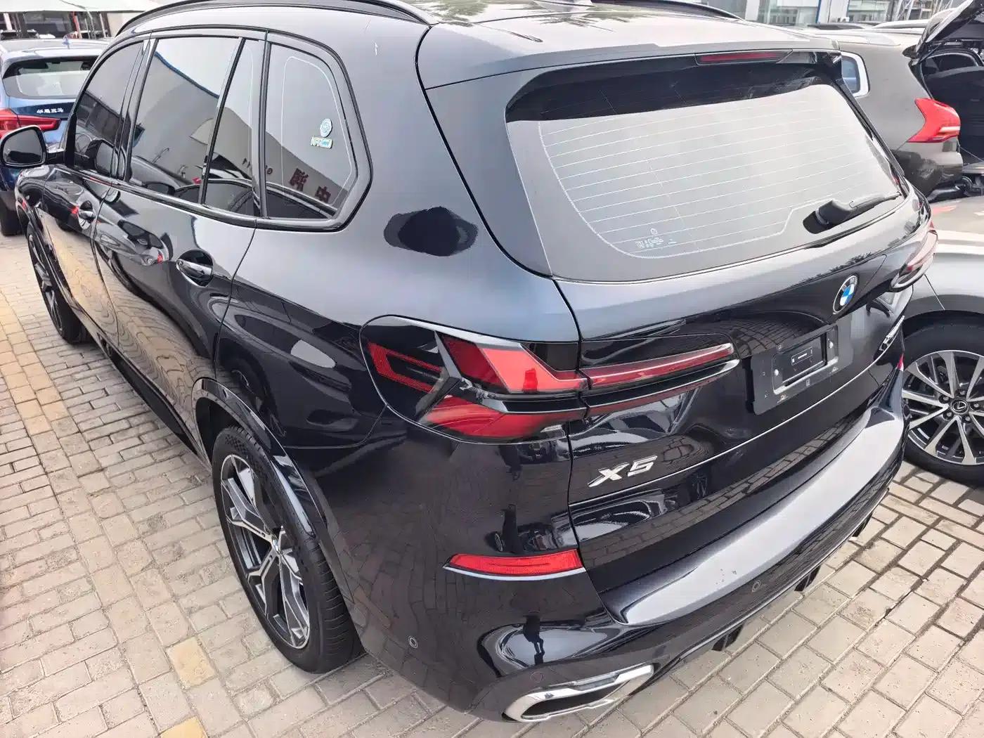 BMW X5 2023 xDrive 30Li M Sport Shadow Edition — миниатюра 3