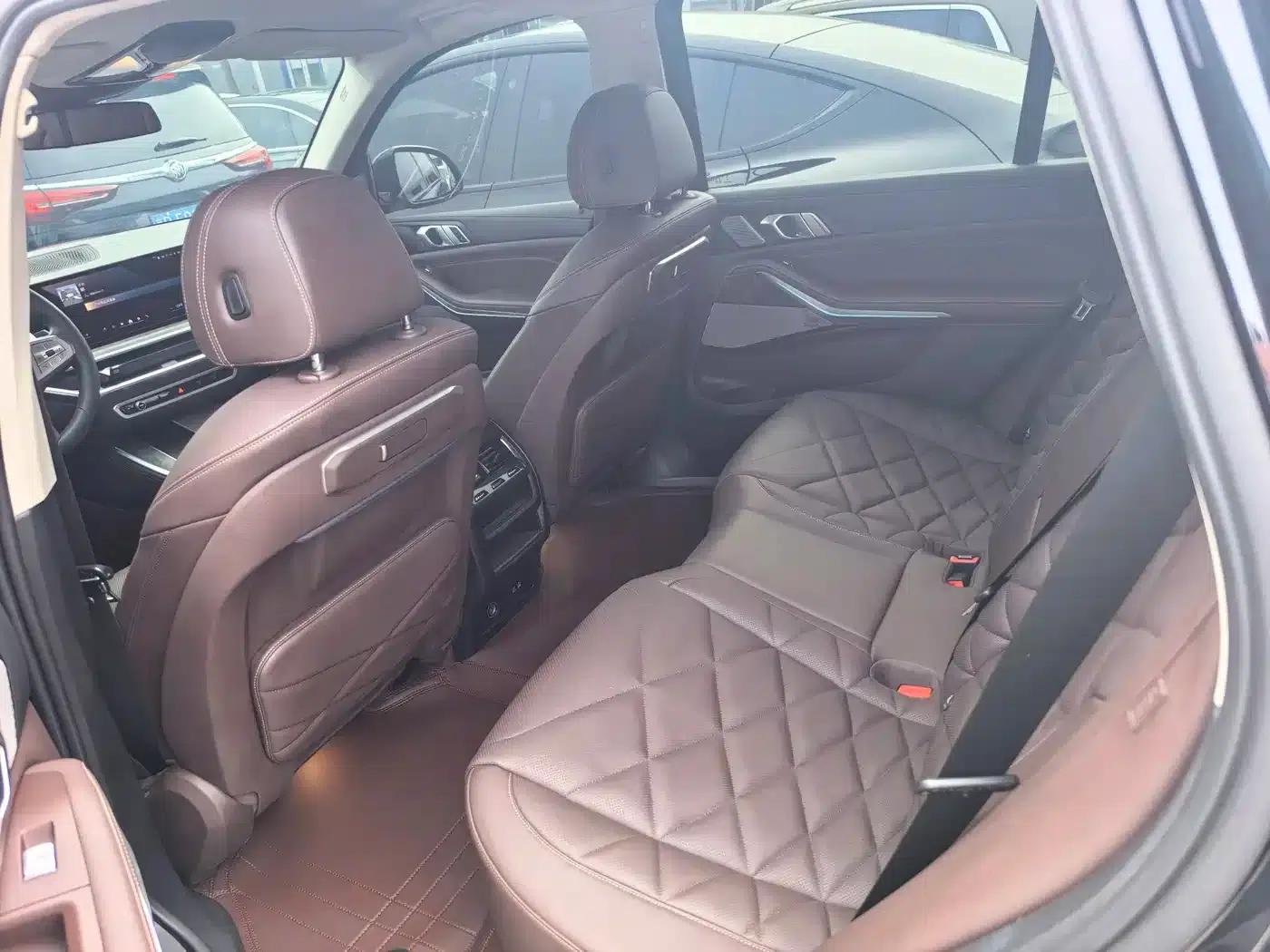 BMW X5 2023 xDrive 30Li M Sport Shadow Edition — миниатюра 8