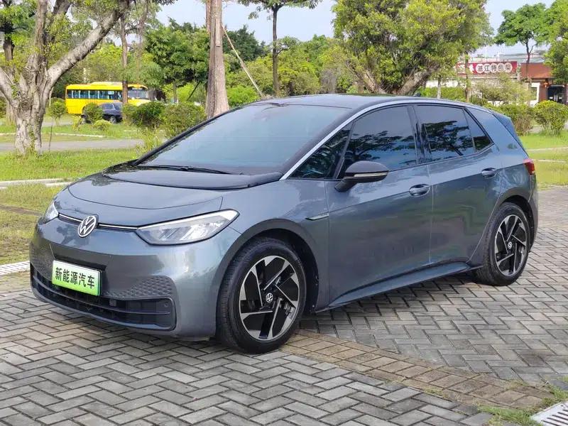 Volkswagen ID.3 2023 Pure Smart Edition — миниатюра 1
