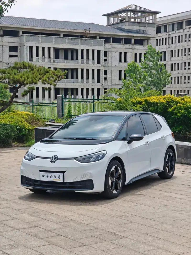 Volkswagen ID.3 2025 Facelift Smart Edition Outstanding Version — миниатюра 1