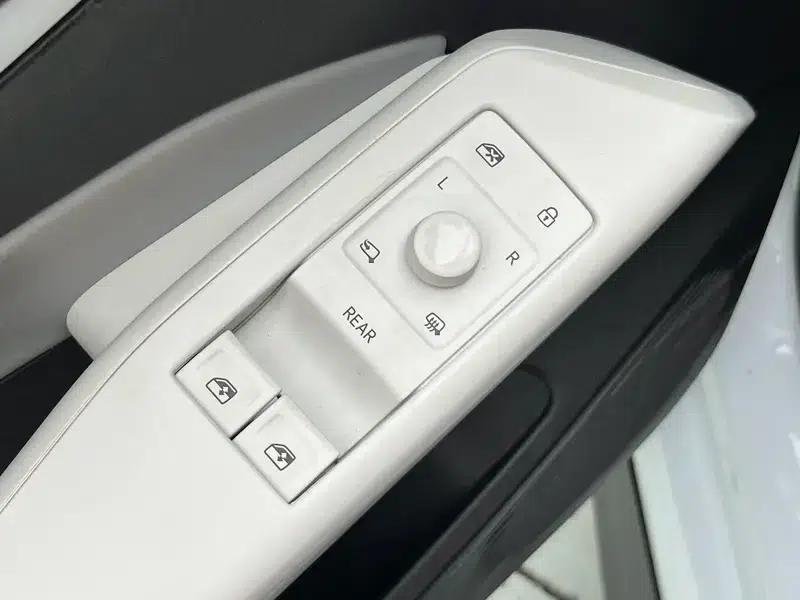 Volkswagen ID.3 2023 Upgraded Pure Smart Edition — миниатюра 26