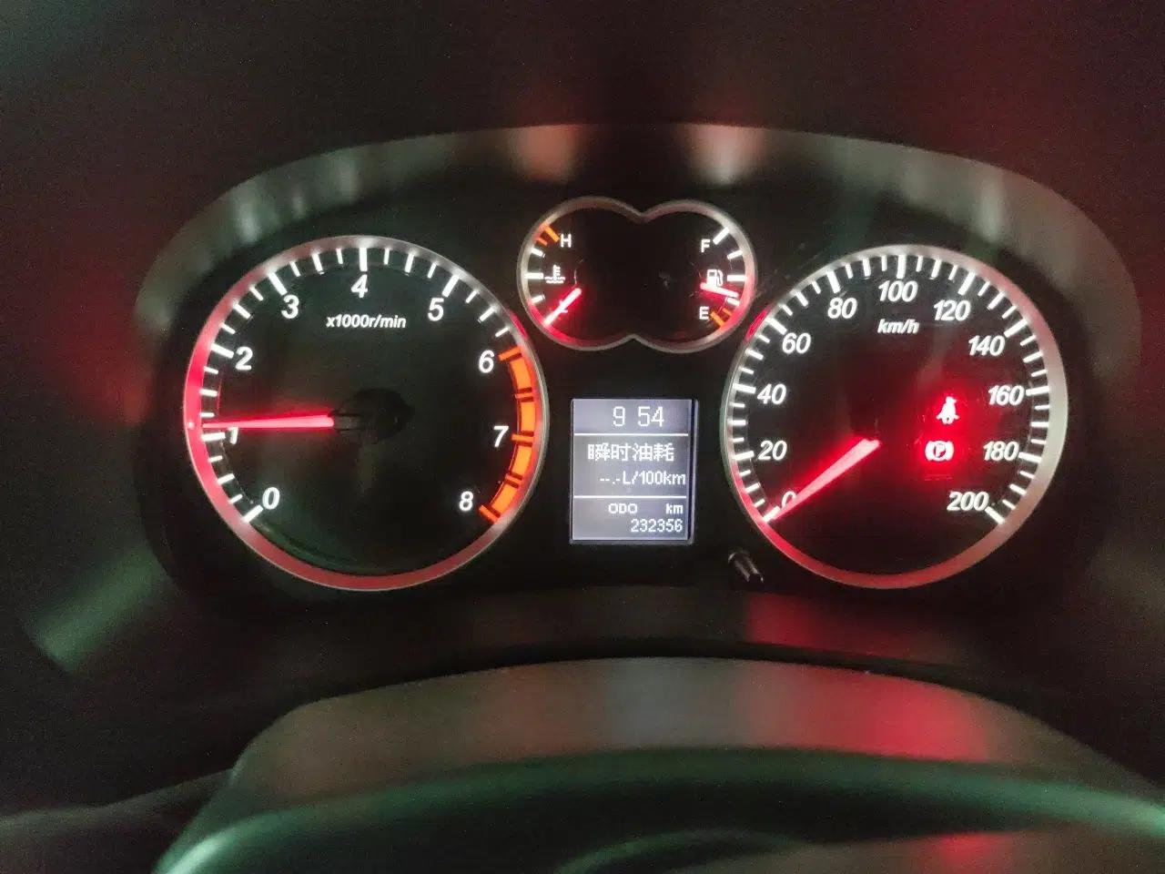 Haval H5 Classic 2013 ZhiZun Edition 2.0T Manual Two-Wheel Drive Elite Model — миниатюра 11