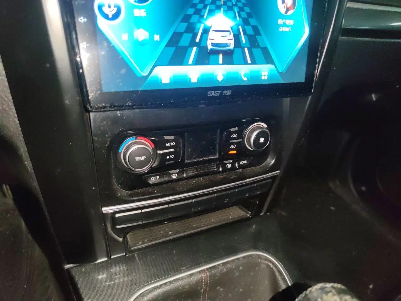 Haval H5 Classic 2013 ZhiZun Edition 2.0T Manual Two-Wheel Drive Elite Model — миниатюра 13