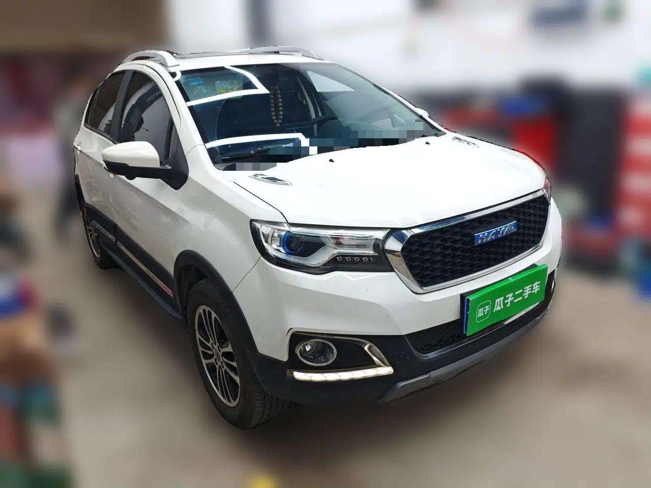 Haval H1 2016 Revised Version Blue Badge 1.5L AMT Luxury Edition — миниатюра 3