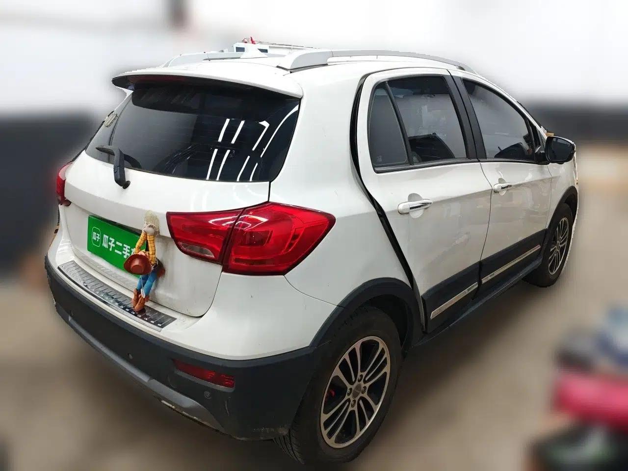 Haval H1 2016 Revised Version Blue Badge 1.5L AMT Luxury Edition — миниатюра 6
