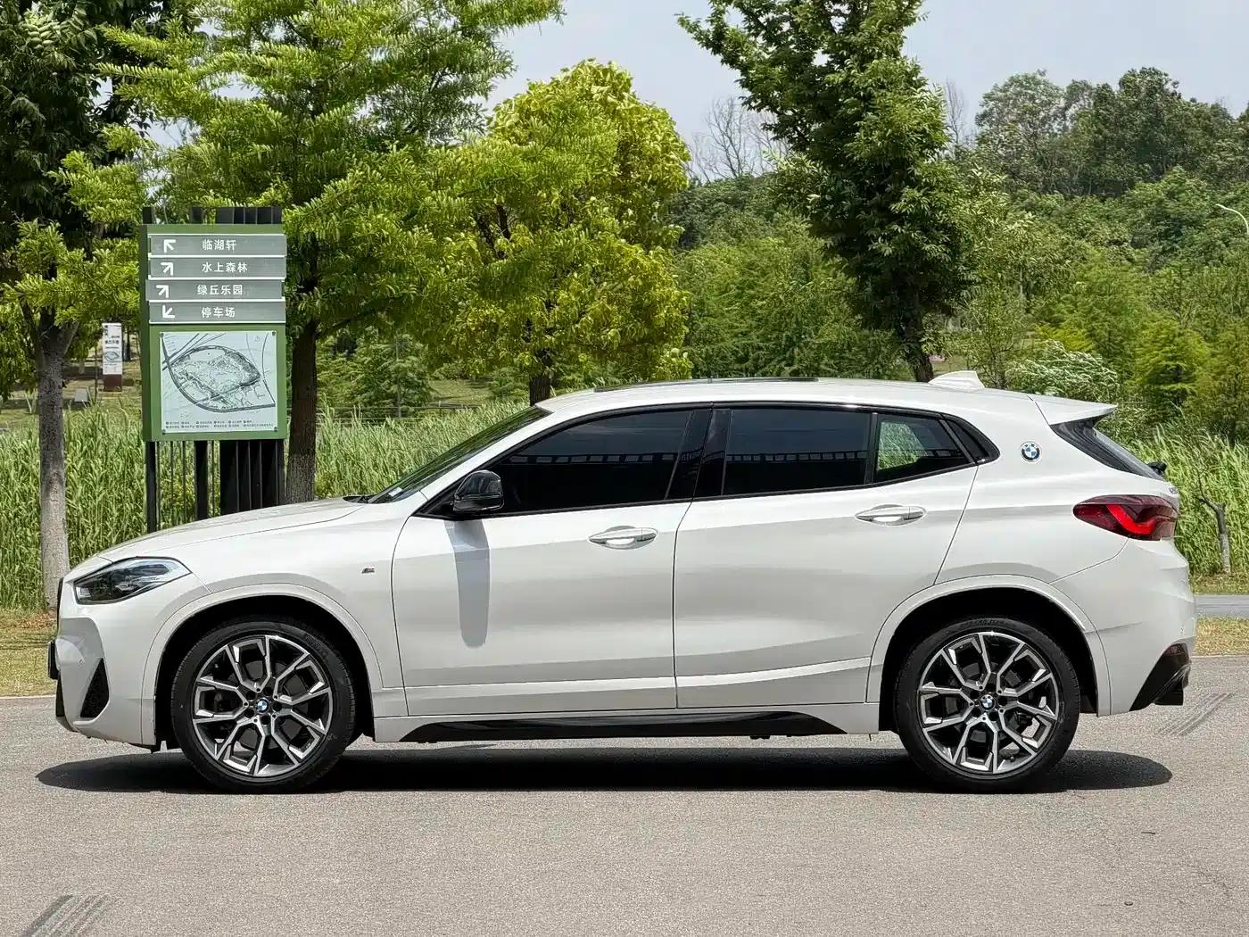 BMW X2 2021 Facelift sDrive25i Shadow Edition — миниатюра 15