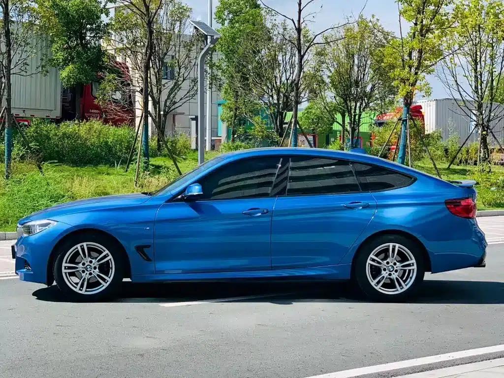 2020 BMW 3 Series GT 320i M Sport Package — миниатюра 7