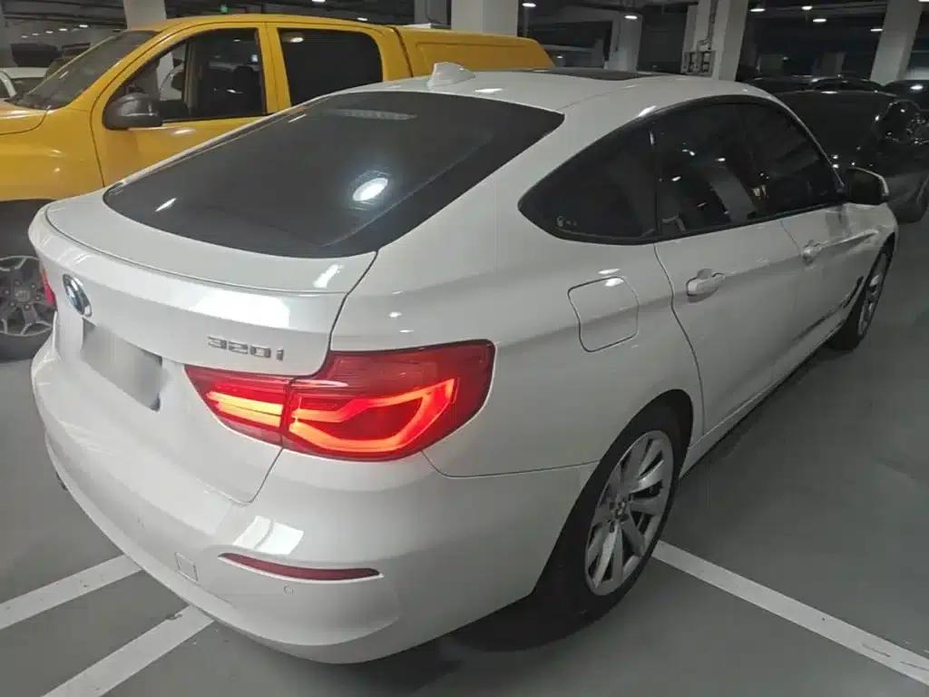 BMW 3 Series GT 2018 320i Fashion Edition — миниатюра 7