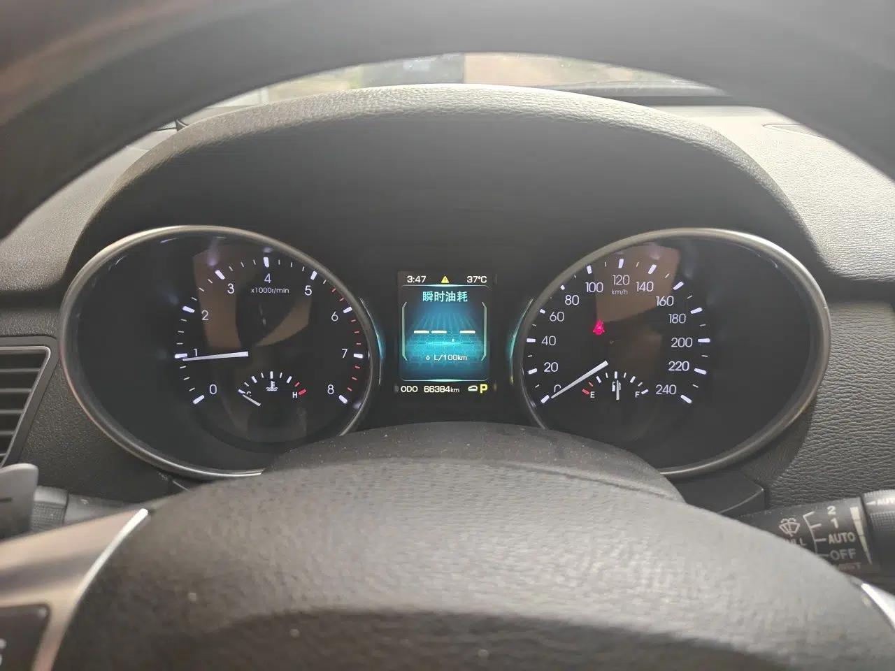 Haval H8 2015 2.0T Two-Wheel-Drive Standard Version — миниатюра 11