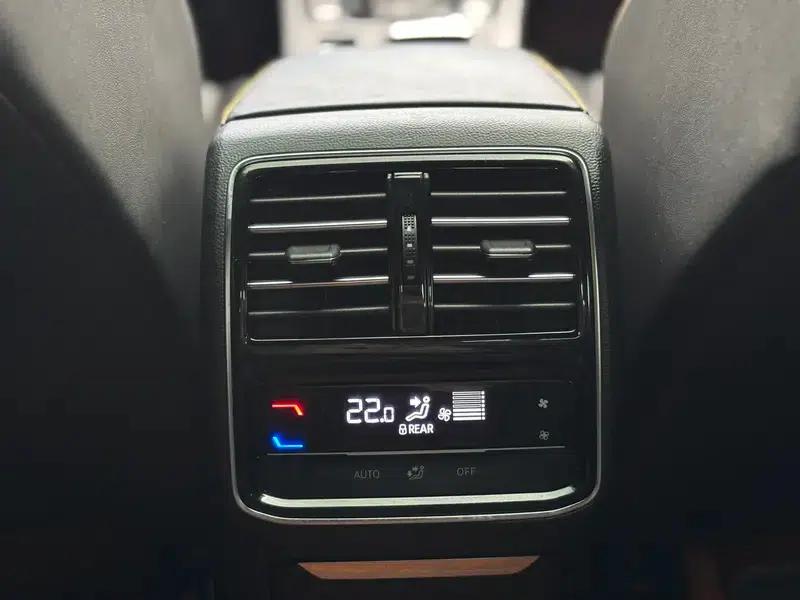 Volkswagen CC 2021 380TSI Striking Edition — миниатюра 14