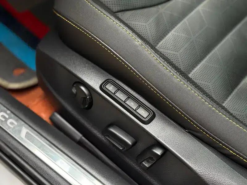 Volkswagen CC 2021 380TSI Striking Edition — миниатюра 23