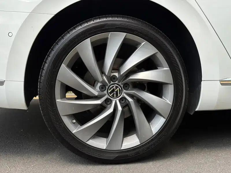 Volkswagen CC 2021 380TSI Striking Edition — миниатюра 9