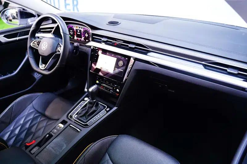 Volkswagen CC 2023 380TSI Brilliant Edition — миниатюра 4