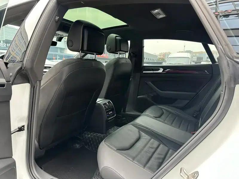 Volkswagen CC 2024 380TSI Striking Edition — миниатюра 14