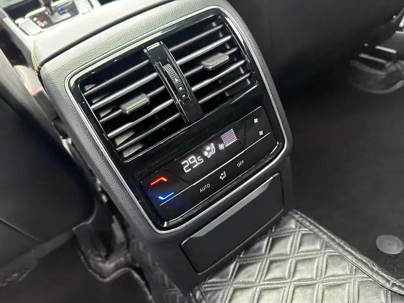 Volkswagen CC 2024 380TSI Striking Edition — миниатюра 7