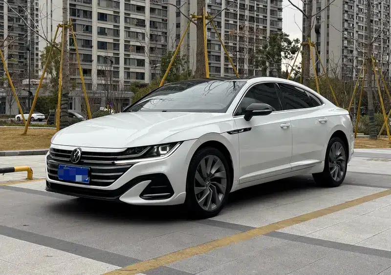 Volkswagen CC 2023 380TSI Striking Edition — миниатюра 1