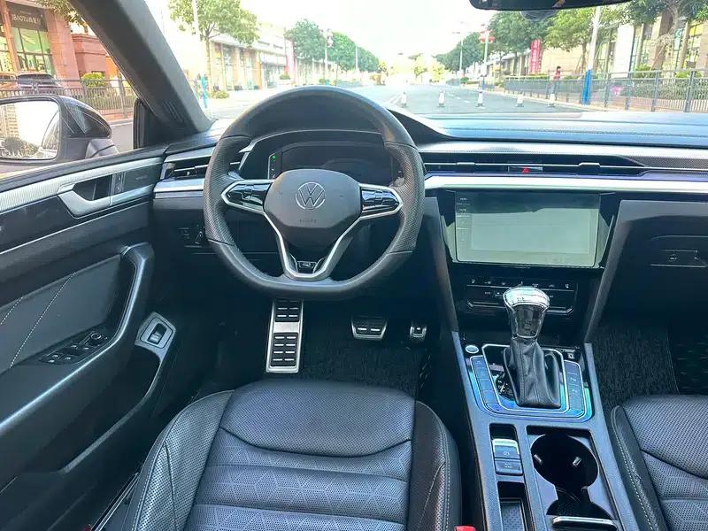 Volkswagen CC 2021 380TSI Striking Edition — миниатюра 13