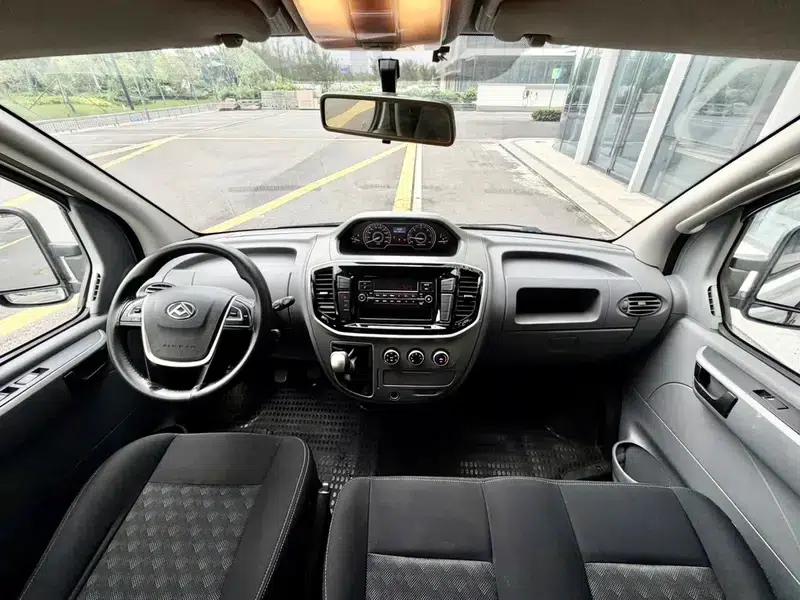 Xintu V80 2019 Classic Model 2.5T 6-speed Manual Transmission Short Wheelbase Mid-Roof 5/6 Seats — миниатюра 6