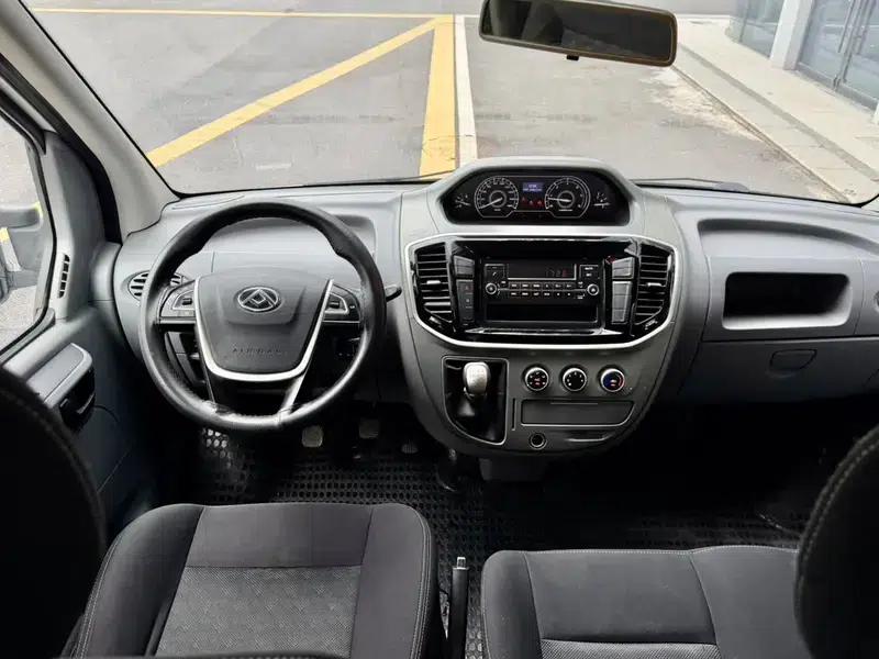 Xintu V80 2019 Classic Model 2.5T 6-speed Manual Transmission Short Wheelbase Mid-Roof 5/6 Seats — миниатюра 8