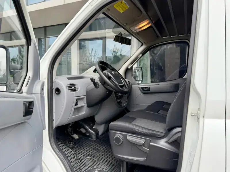 Xintu V80 2019 Classic Model 2.5T 6-speed Manual Transmission Short Wheelbase Mid-Roof 5/6 Seats — миниатюра 9