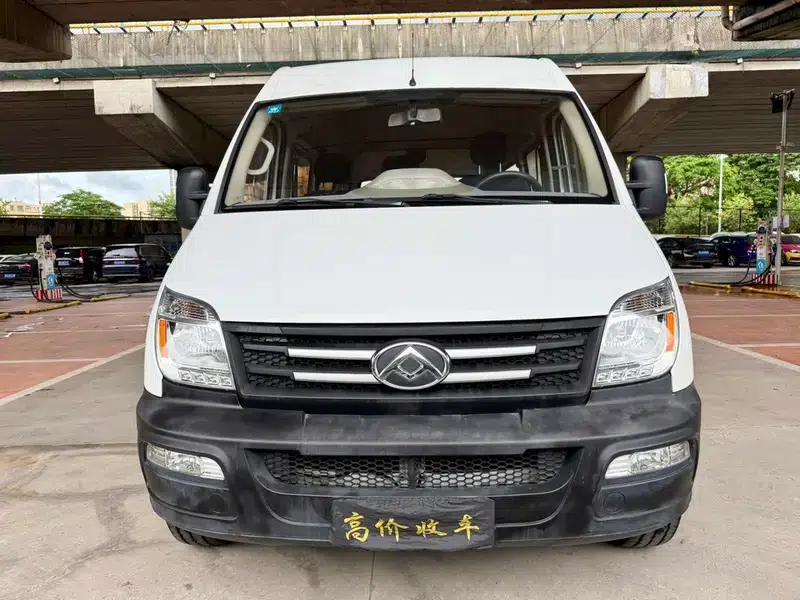 Xintu V80 2019 Classic Model 2.5T 6-speed Manual Transmission, Aoyuntong Short Wheelbase, Ultra-Low Roof, 5/6 Seats — миниатюра 2