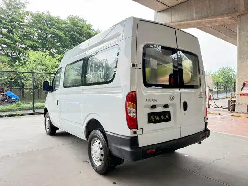 Xintu V80 2019 Classic Model 2.5T 6-speed Manual Transmission, Aoyuntong Short Wheelbase, Ultra-Low Roof, 5/6 Seats — миниатюра 5