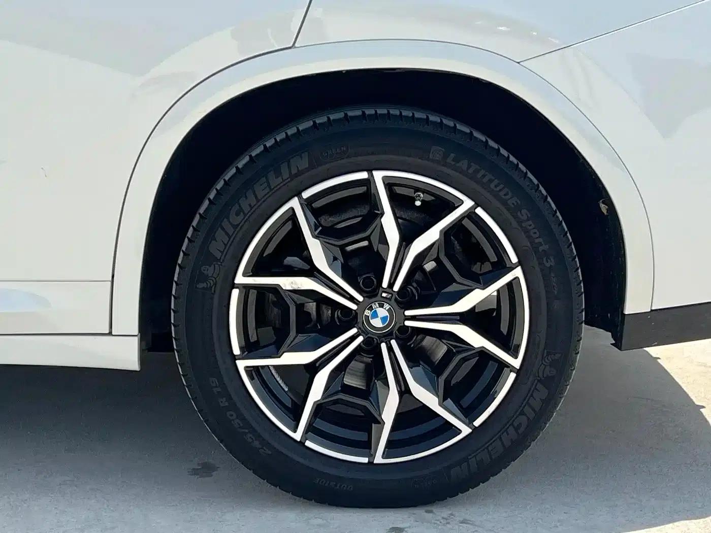 2022 BMW X4 xDrive 25i M Sport Package — миниатюра 11