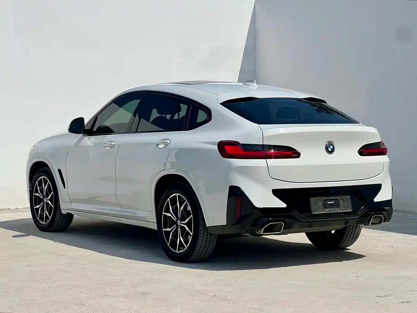 2022 BMW X4 xDrive 25i M Sport Package — миниатюра 3