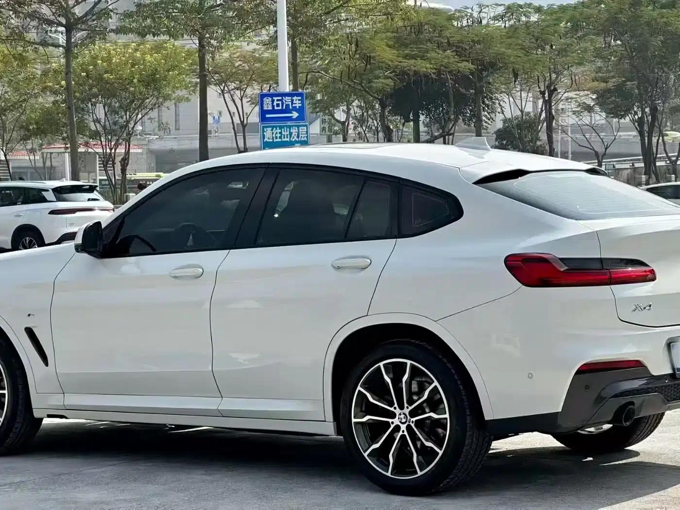 2021 BMW X4 xDrive 25i M Sport Package — миниатюра 6