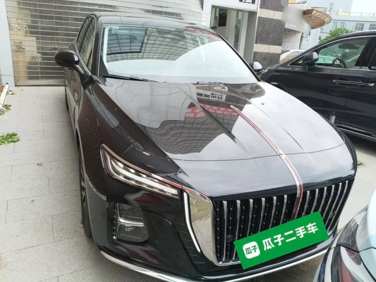 Hongqi H5 2025 2.0T Automatic Flag Edition – 500 000 Units Commemorative Version — миниатюра 2