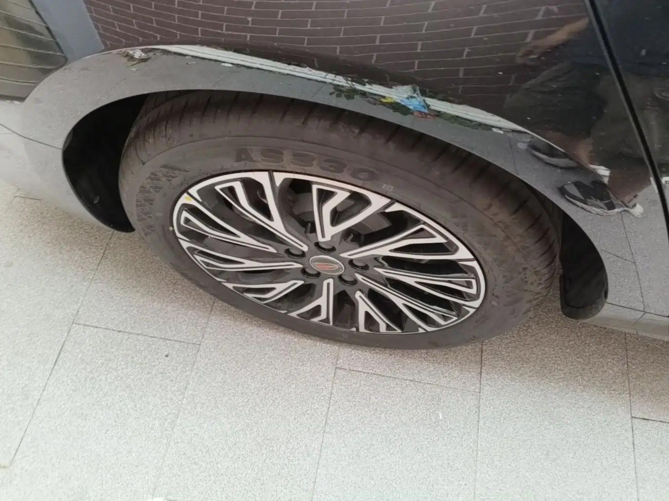 Hongqi H5 2025 2.0T Automatic Flag Edition – 500 000 Units Commemorative Version — миниатюра 11
