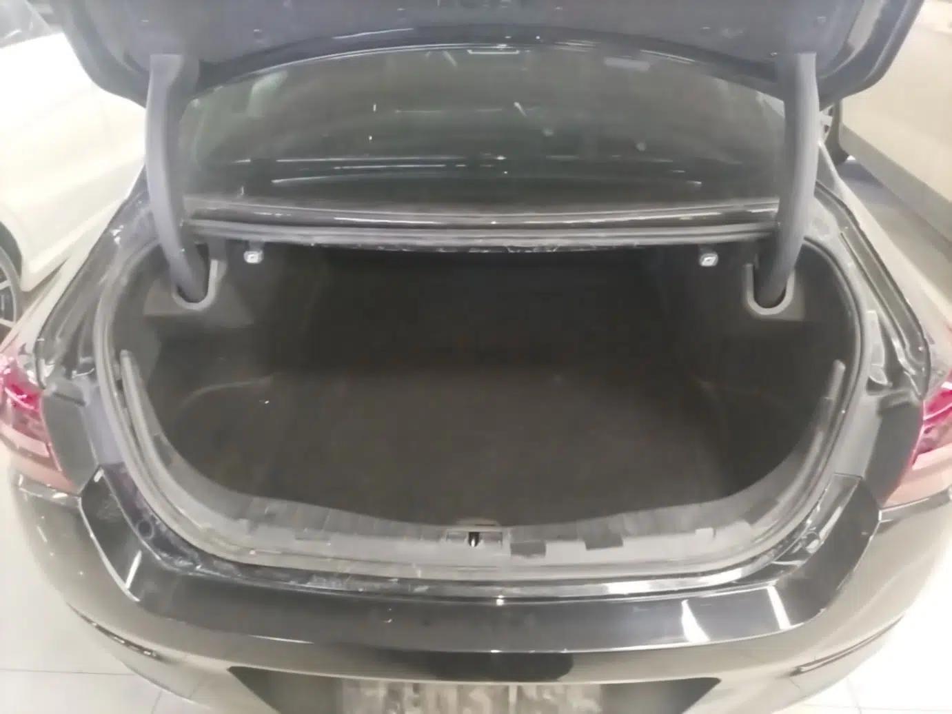 Hongqi H5 2022 Classic Model Facelift 1.5T DCT Qiyun Edition — миниатюра 22