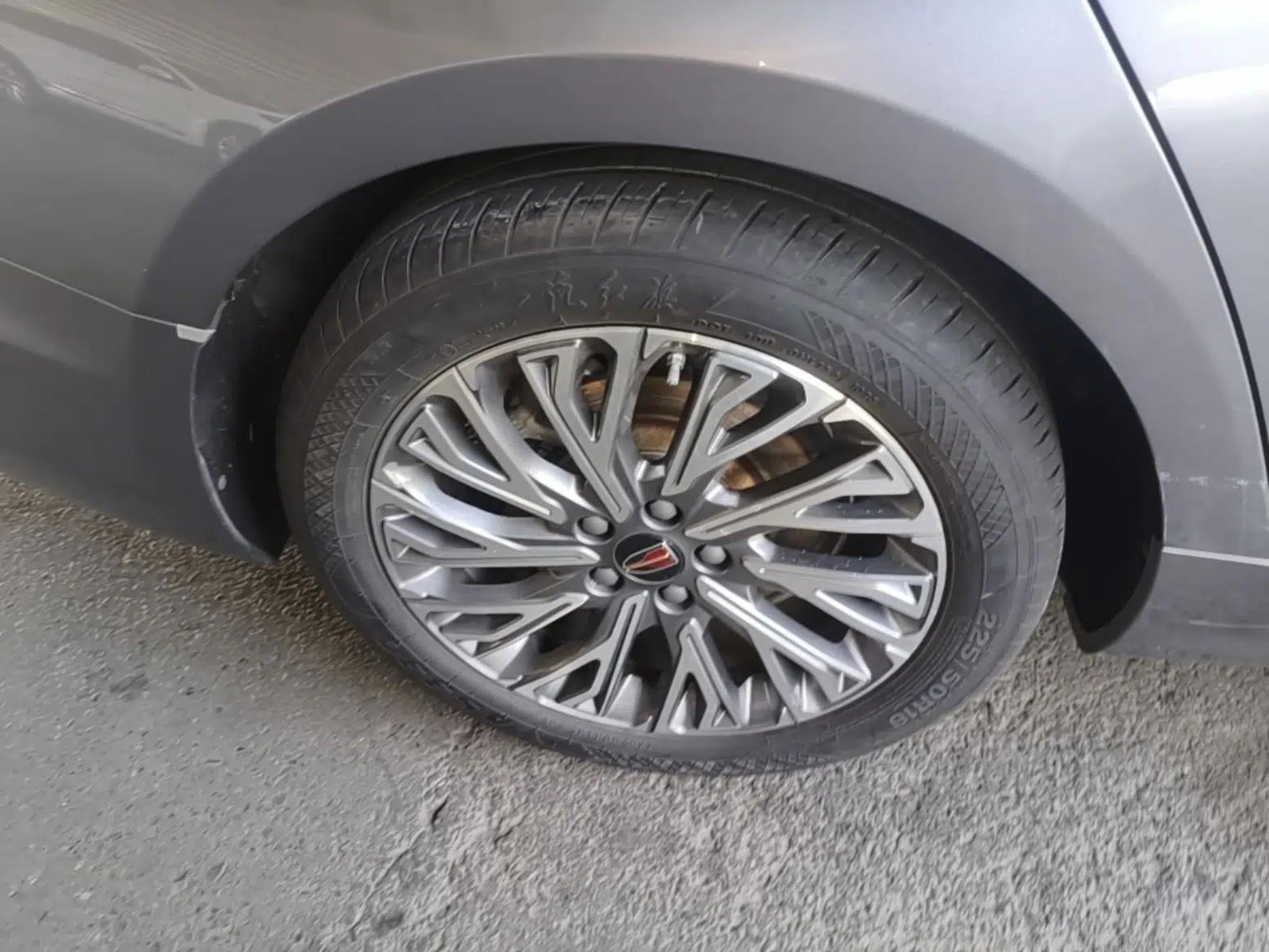 Hongqi H5 2023 2.0T Automatic Smart Connect Flagship Edition — миниатюра 11