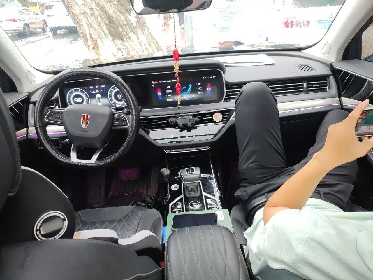 Hongqi HS5 2022 Revised Version 2.0T Smart Connect Flagship Edition — миниатюра 9